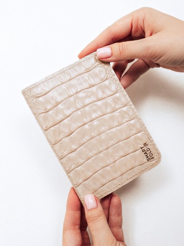 Обложка для паспорта бежевая