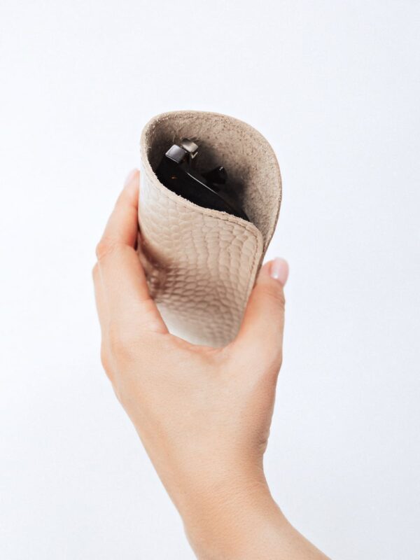 Футляр для очков бежевый