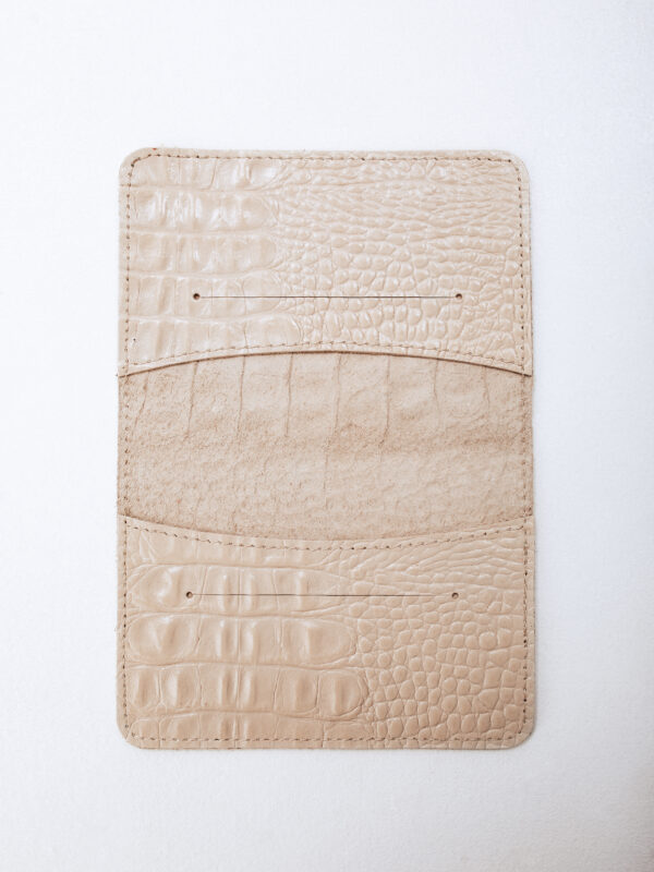 Обложка для паспорта бежевая