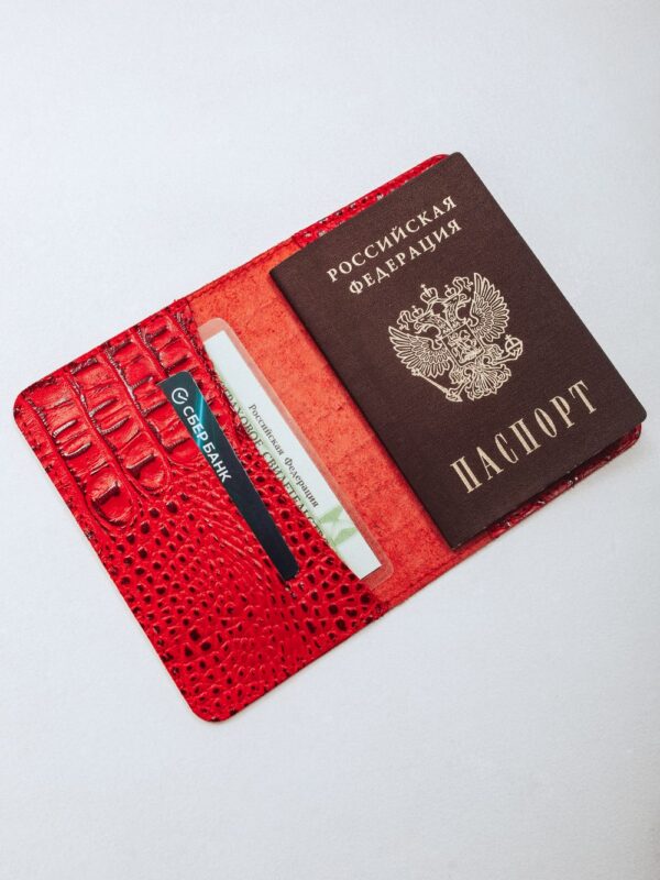 Обложка для паспорта красная