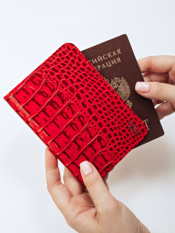 Обложка для паспорта красная