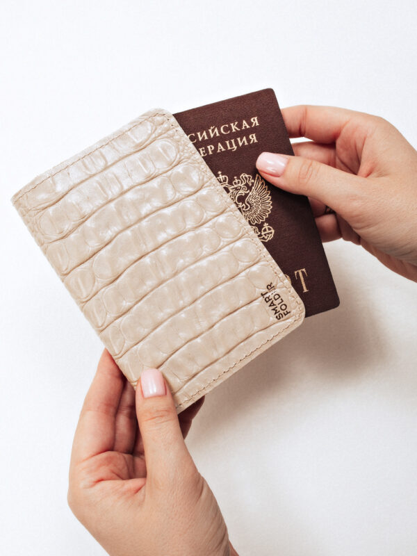 Обложка для паспорта бежевая