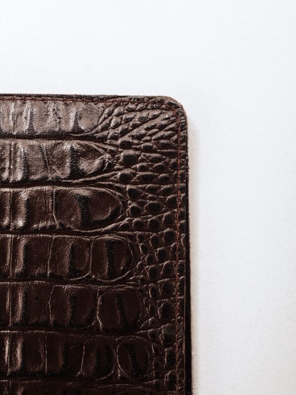 Обложка для паспорта коричневая