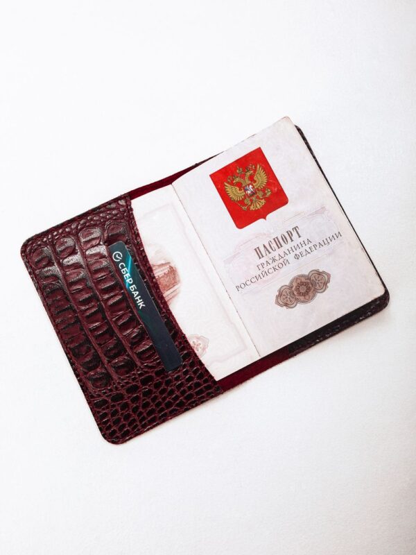 Обложка для паспорта бордовая