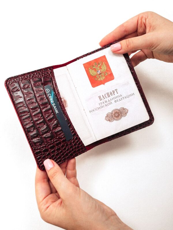 Обложка для паспорта бордовая