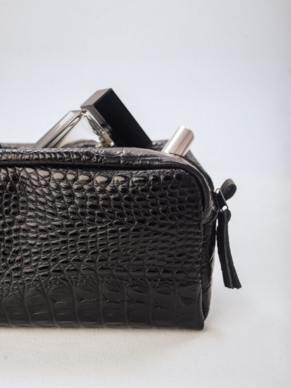 Косметичка чёрная