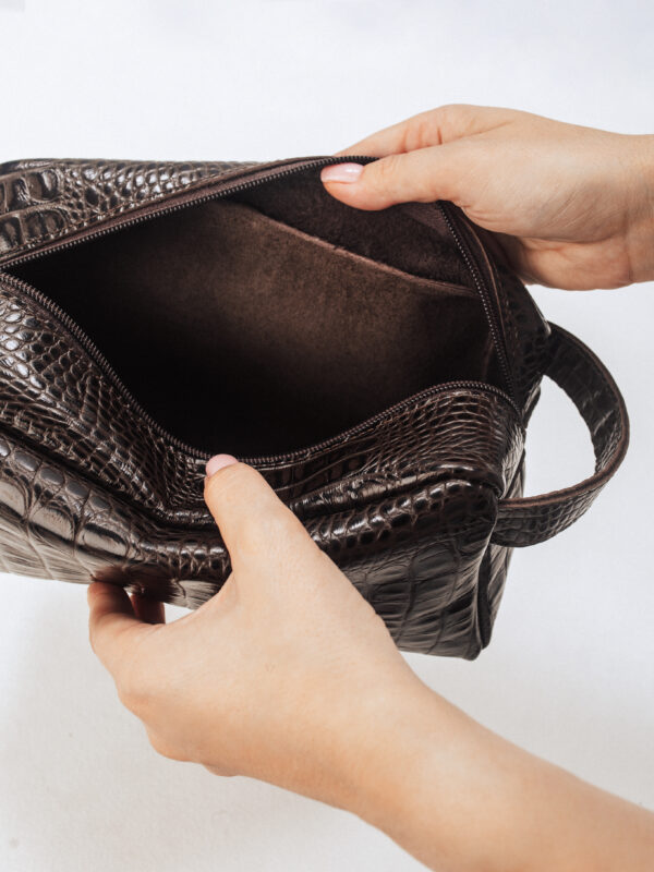 Косметичка коричневая