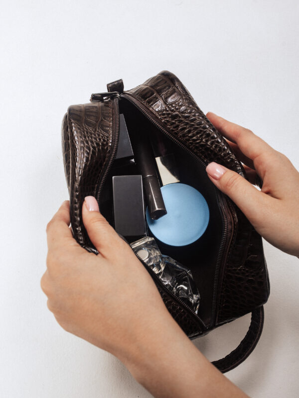 Косметичка коричневая