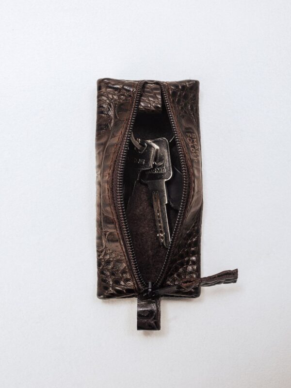 Ключница коричневая