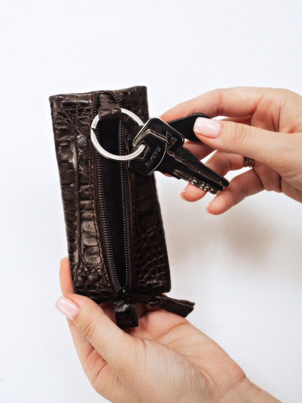 Ключница коричневая