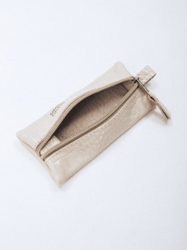 Ключница бежевая