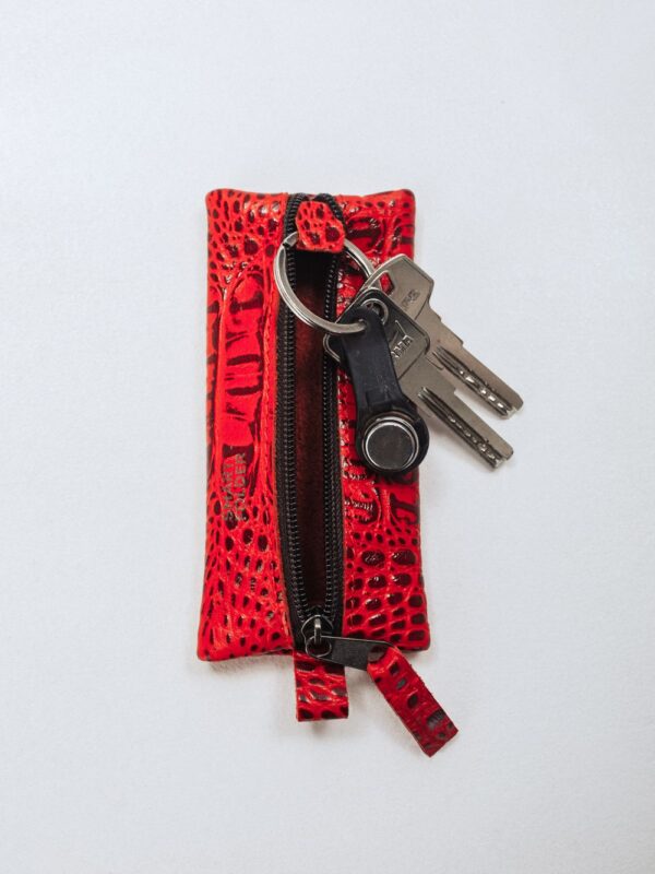 Ключница красная