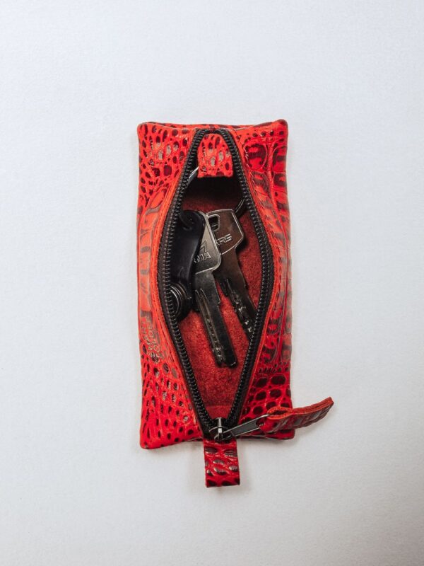 Ключница красная