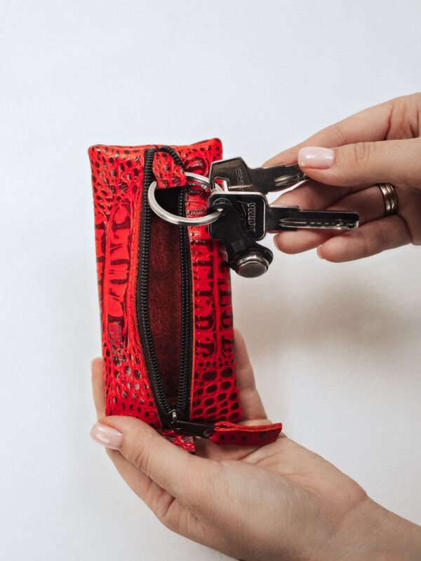 Ключница красная