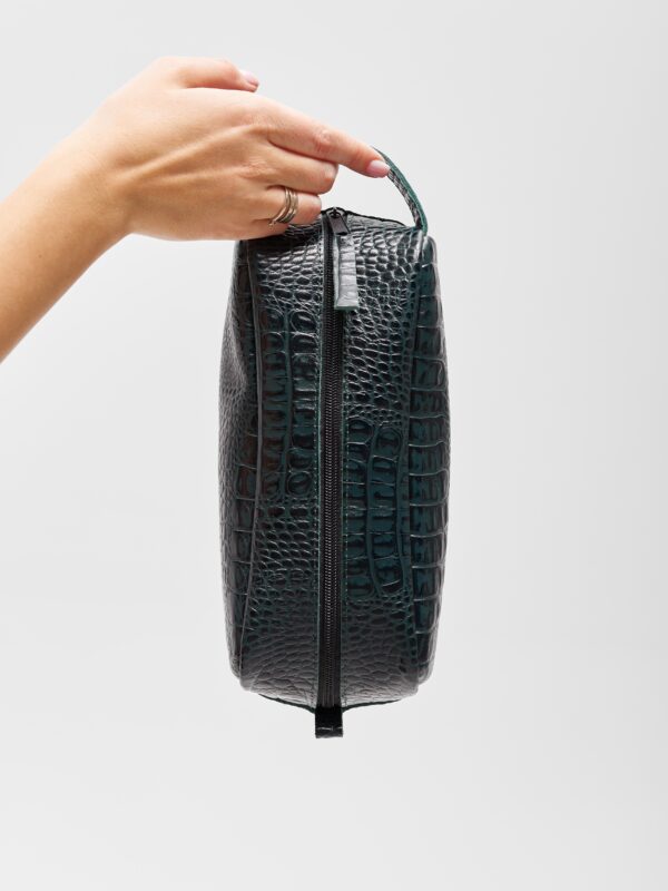 Косметичка зеленая