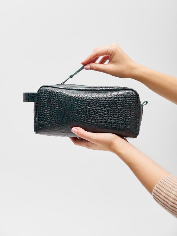 Косметичка зеленая