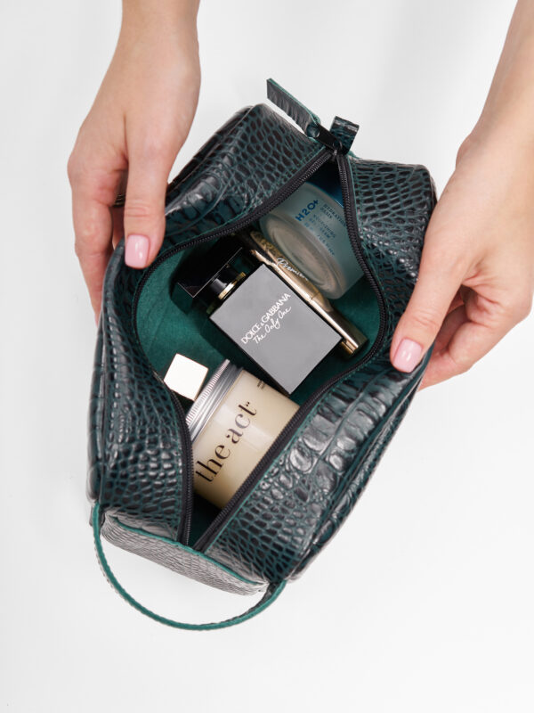 Косметичка зеленая